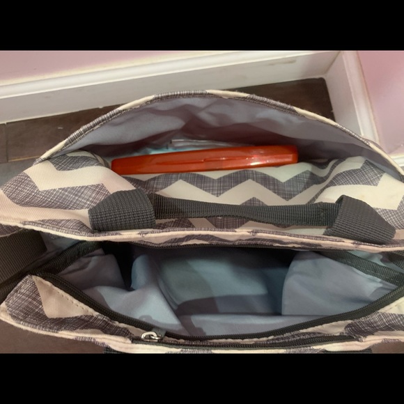 Skip Hop Diaper Bag - Picture 3 of 4